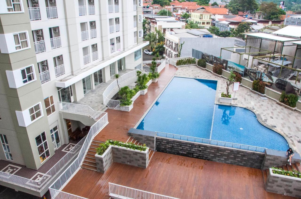 Skyland City Hotel Jatinangor Cilimus Exterior foto